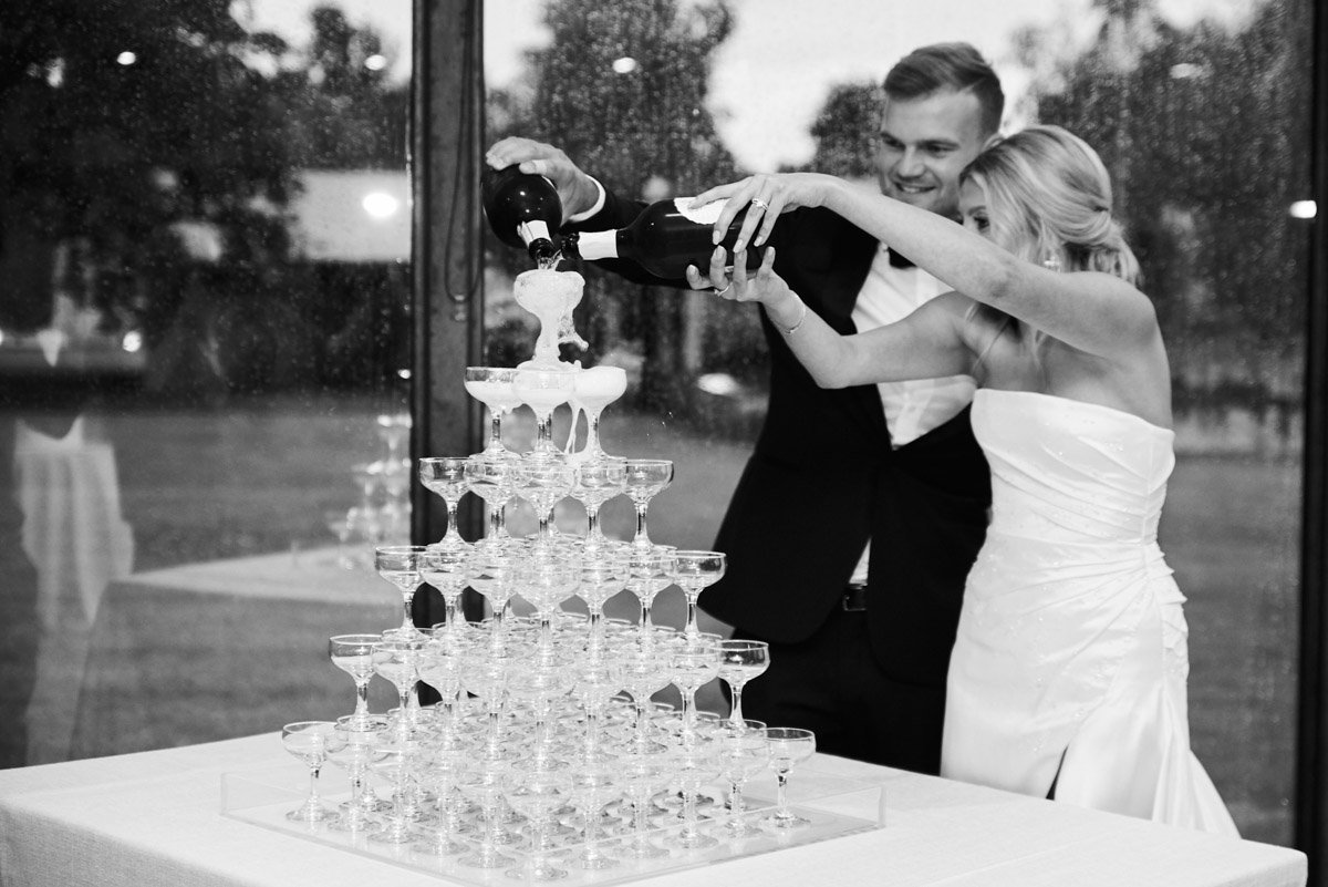 21 Champagne Towers to Copy for Your Own Wedding Reception  Champagne tower  wedding, Champagne tower, Champagne wedding